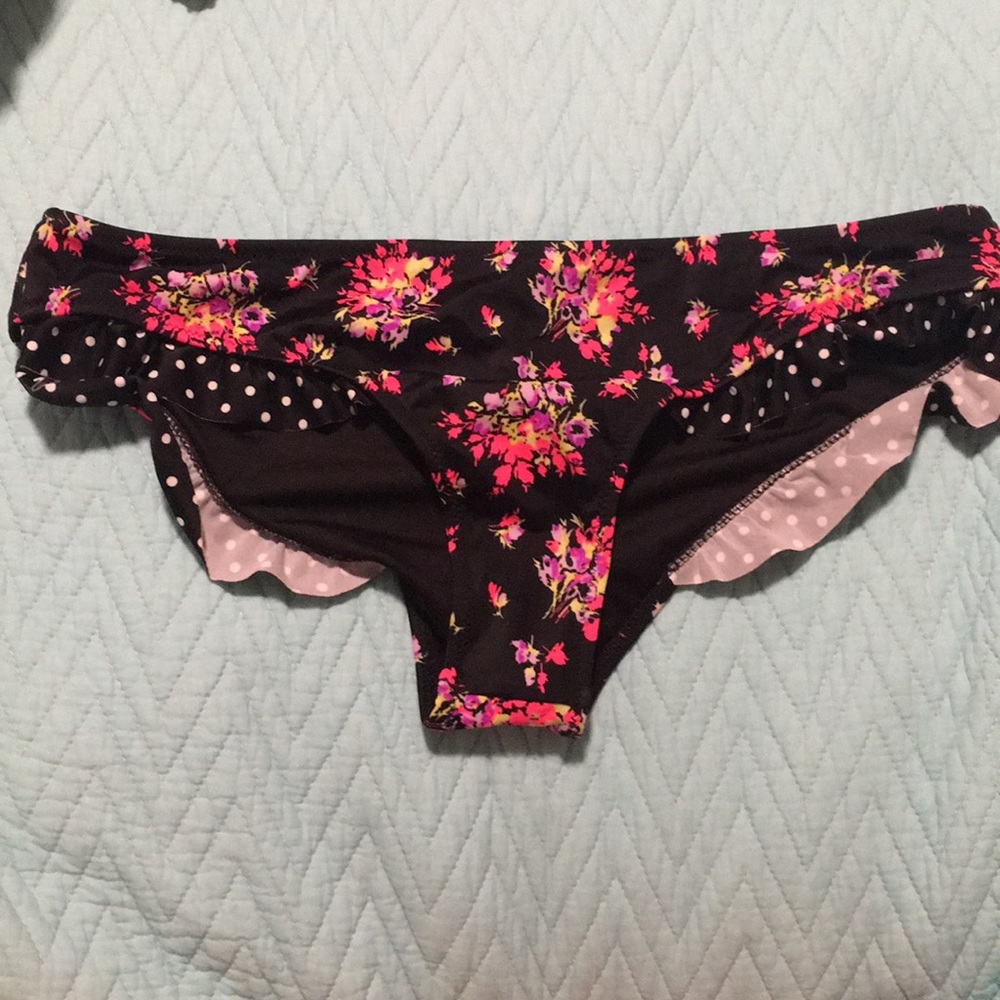 Victoria’s Secret bathing suit bottoms